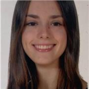 Profesora de gimnasia rítmica apta para todas las edades y tipos de niños y niñas
